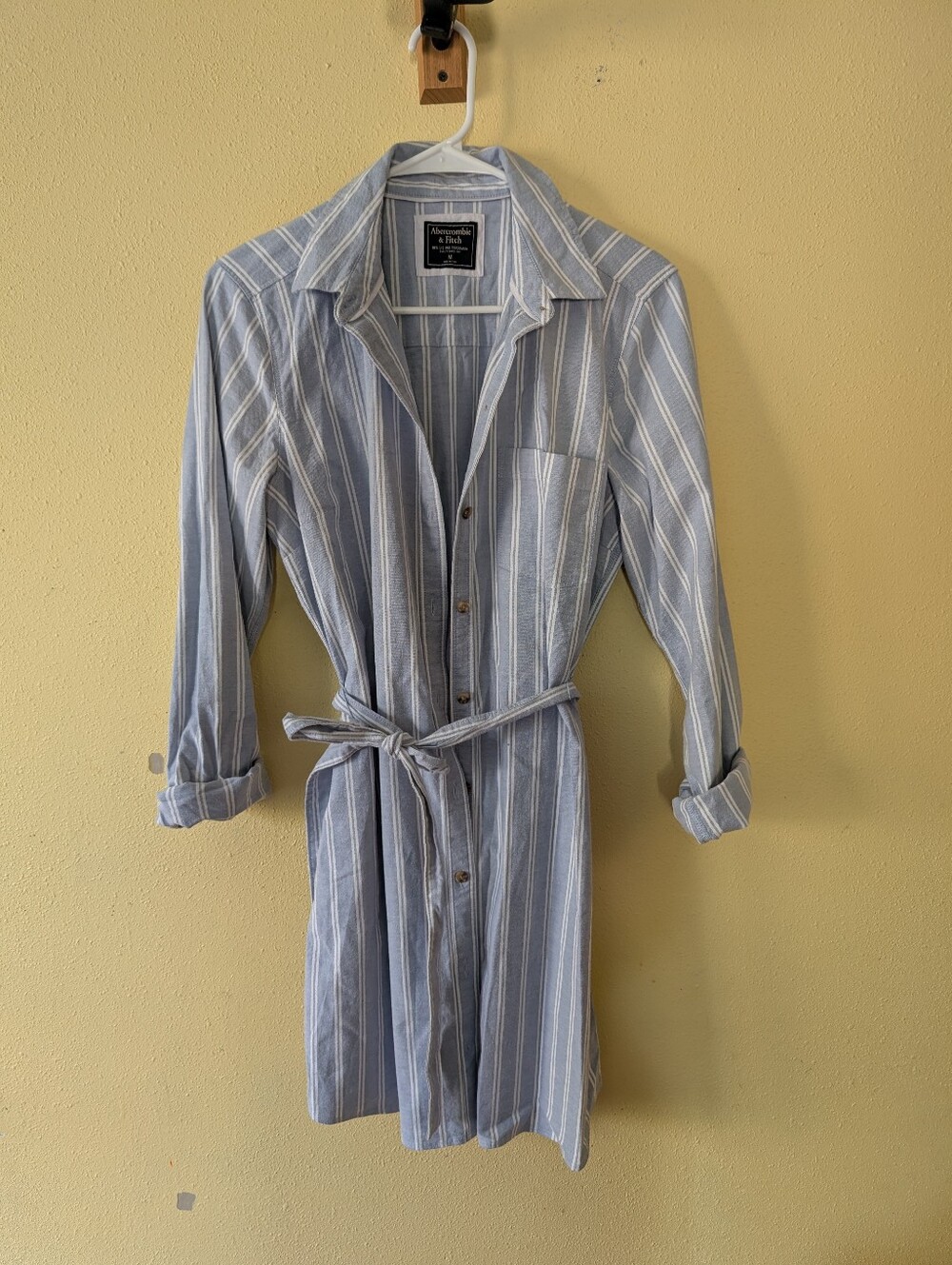 Like NEW Abercrombie & Fitch Size Medium